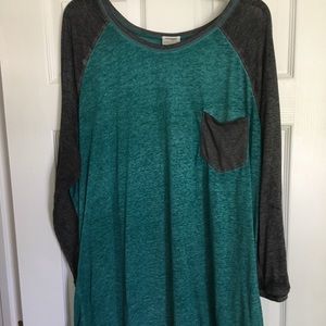 DANSKIN Raglan.  Size 3X.  Very comfy